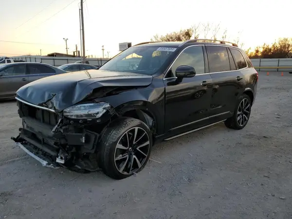 YV4A22PK6J1359735 2018 VOLVO XC90 - Image 1