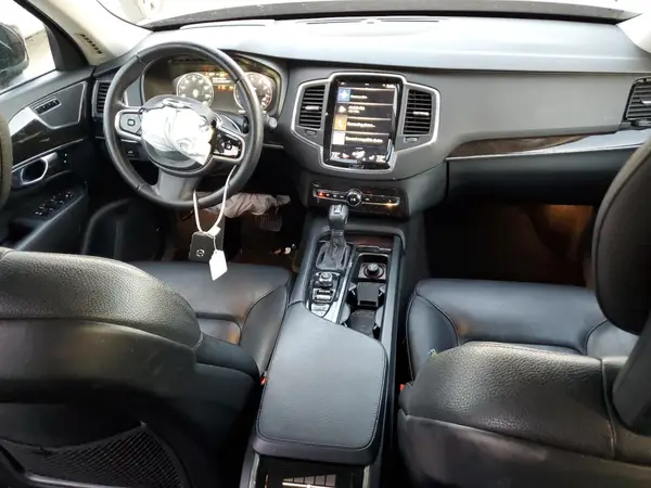 YV4A22PK6J1359735 2018 VOLVO XC90 - Image 8
