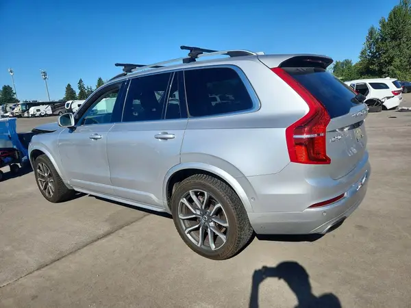 YV4A22PK6J1389155 2018 VOLVO XC90 - Image 2
