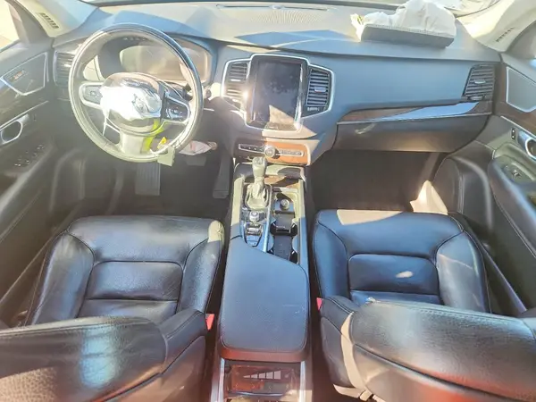 YV4A22PK6J1389155 2018 VOLVO XC90 - Image 8