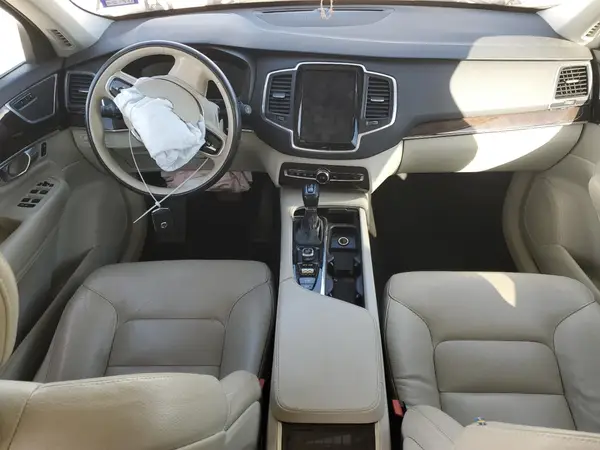 YV4A22PK6K1424245 2019 VOLVO XC90 - Image 8
