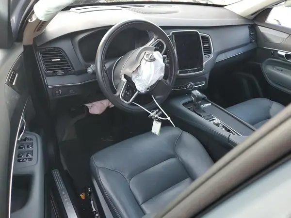 YV4A22PK6L1606982 2020 VOLVO XC90 - Image 8