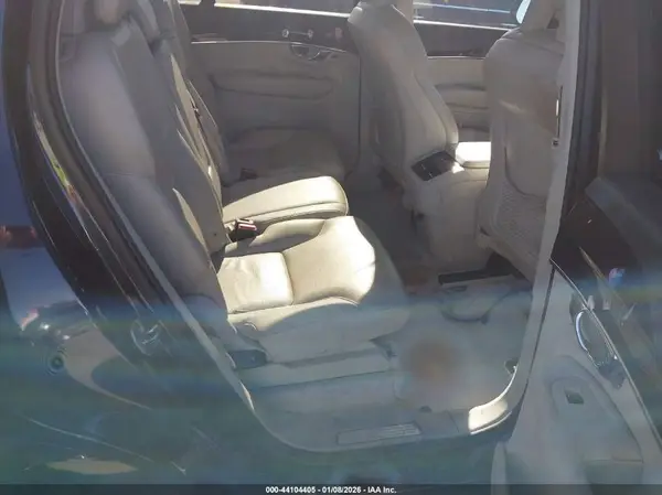 YV4A22PK7G1016215 2016 VOLVO XC90 - Image 8