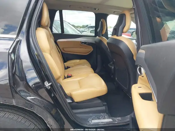 YV4A22PK7G1025447 2016 VOLVO XC90 - Image 8