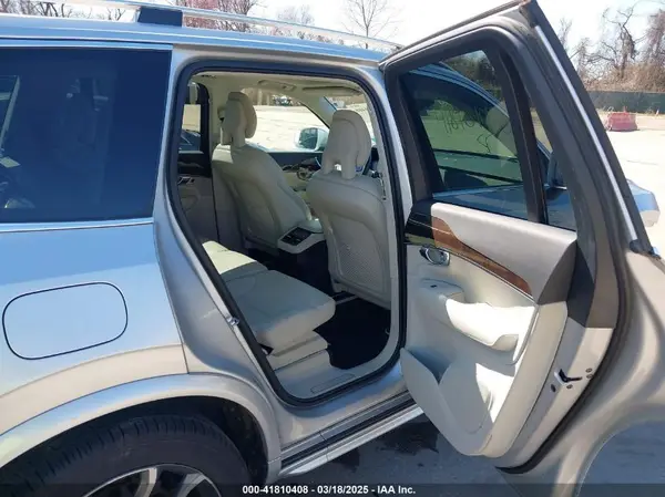 YV4A22PK7G1047805 2016 VOLVO XC90 - Image 8