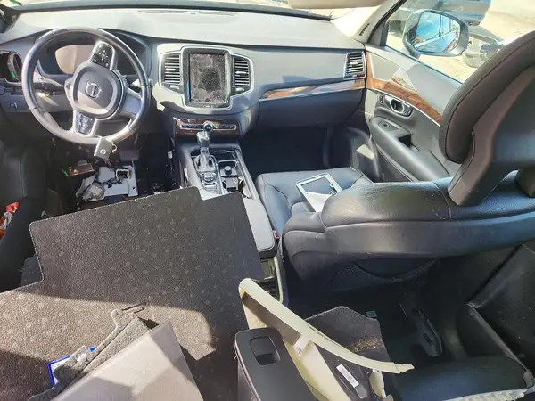 YV4A22PK7G1052289 2016 VOLVO XC90 - Image 8