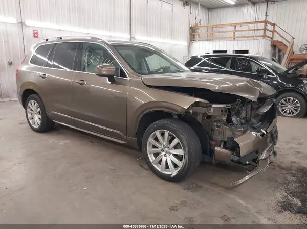 YV4A22PK7G1054804 2016 VOLVO XC90 - Image 1
