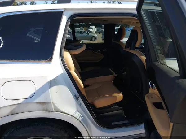 YV4A22PK7G1064071 2016 VOLVO XC90 - Image 8