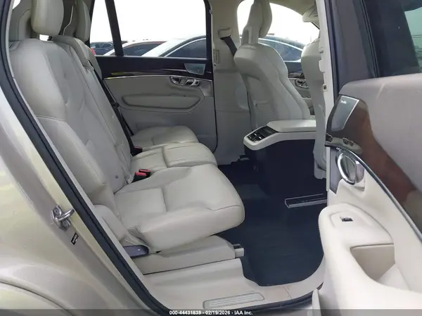 YV4A22PK7G1075250 2016 VOLVO XC90 - Image 8