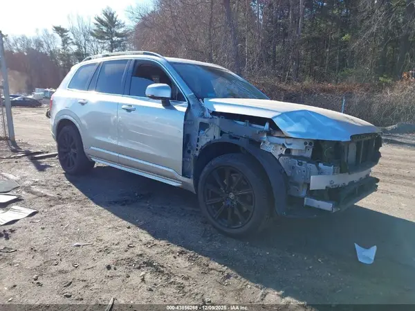 YV4A22PK7G1094817 2016 VOLVO XC90 - Image 1