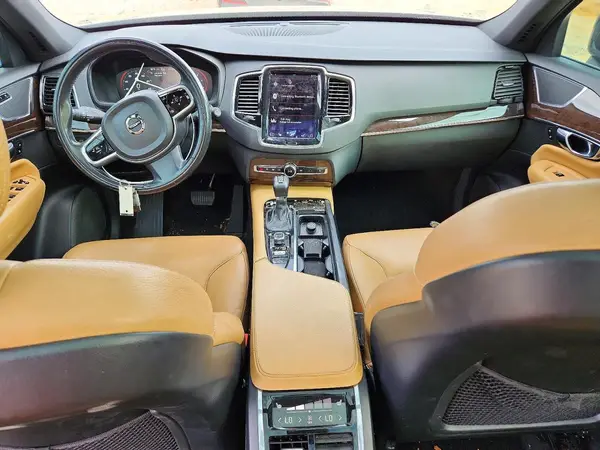 YV4A22PK7H1105736 2017 VOLVO XC90 - Image 8