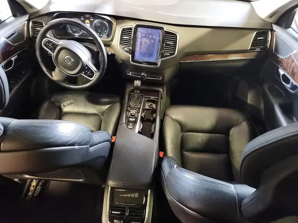 YV4A22PK7H1111004 2017 VOLVO XC90 - Image 8