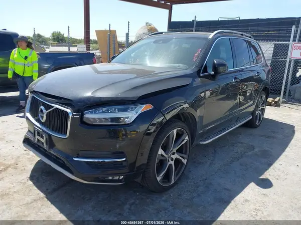 YV4A22PK7H1129115 2017 VOLVO XC90 - Image 2