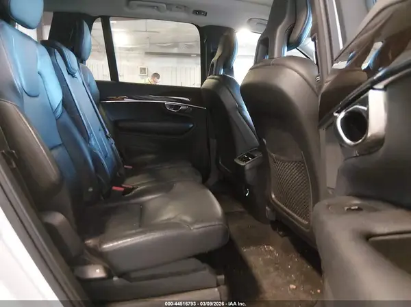 YV4A22PK7H1140292 2017 VOLVO XC90 - Image 8