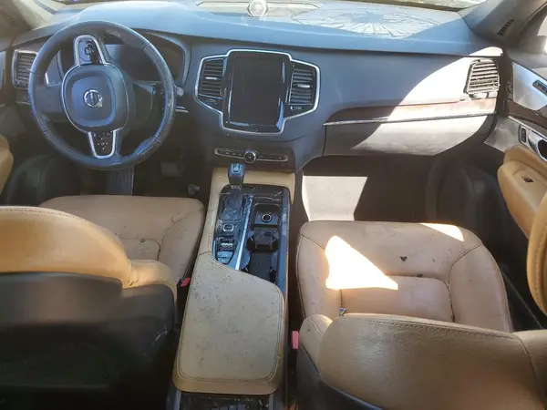 YV4A22PK7H1143242 2017 VOLVO XC90 - Image 8