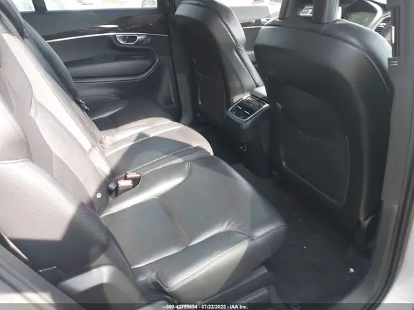 YV4A22PK7H1157061 2017 VOLVO XC90 - Image 8