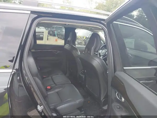 YV4A22PK7H1157514 2017 VOLVO XC90 - Image 8