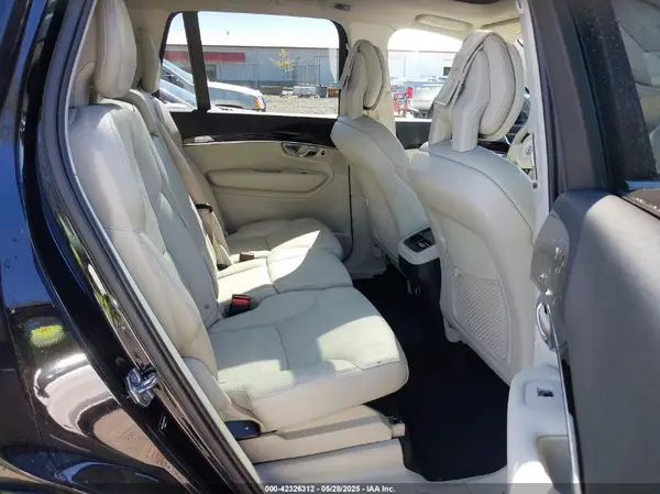 YV4A22PK7H1175141 2017 VOLVO XC90 - Image 8