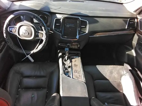 YV4A22PK7H1178976 2017 VOLVO XC90 - Image 8