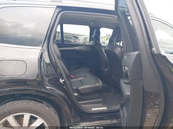 YV4A22PK7H1180470 2017 VOLVO XC90 - Image 8