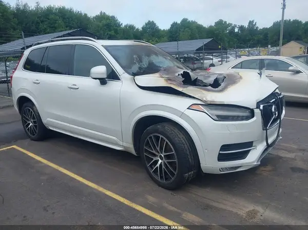 YV4A22PK7J1199316 2018 VOLVO XC90 - Image 1