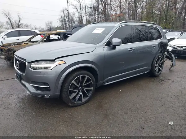 YV4A22PK7J1204773 2018 VOLVO XC90 - Image 2