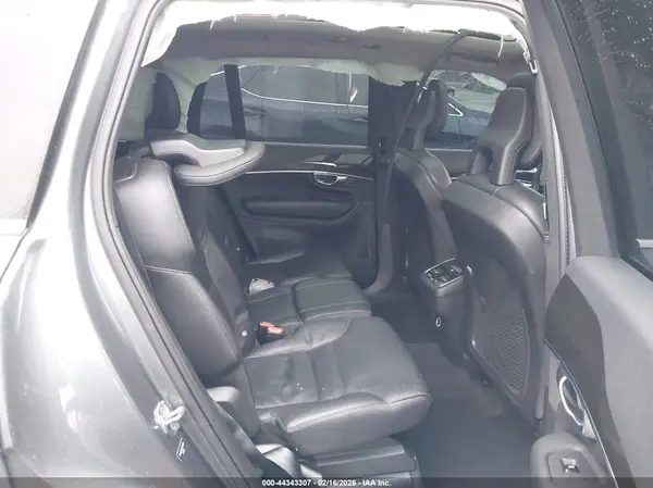 YV4A22PK7J1204773 2018 VOLVO XC90 - Image 8
