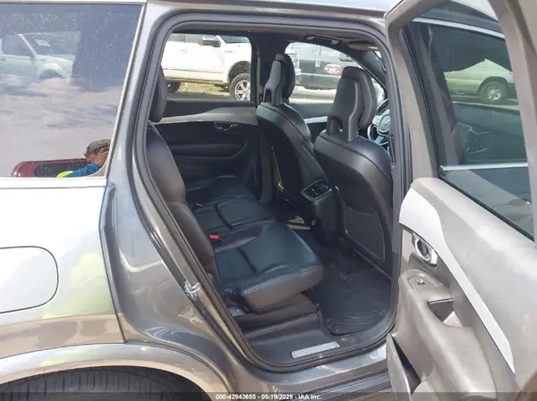 YV4A22PK7J1218771 2018 VOLVO XC90 - Image 8