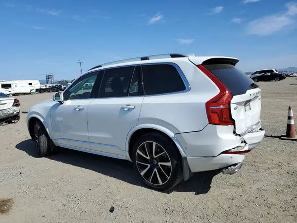 YV4A22PK7J1329580 2018 VOLVO XC90 - Image 2