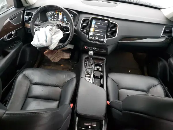 YV4A22PK7J1377550 2018 VOLVO XC90 - Image 8