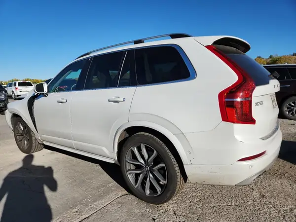 YV4A22PK7J1388810 2018 VOLVO XC90 - Image 2