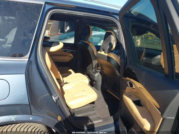 YV4A22PK7K1416932 2019 VOLVO XC90 - Image 8