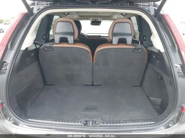 YV4A22PK7K1443905 2019 VOLVO XC90 - Image 8