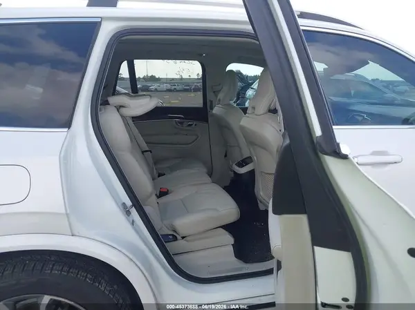 YV4A22PK7K1498063 2019 VOLVO XC90 - Image 8