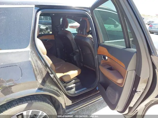YV4A22PK7M1719986 2021 VOLVO XC90 - Image 8