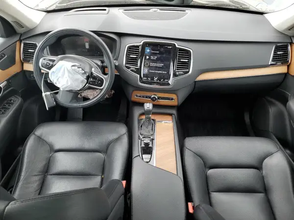 YV4A22PK7N1788212 2022 VOLVO XC90 - Image 8