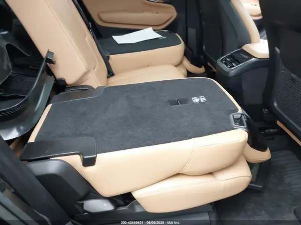 YV4A22PK8G1023805 2016 VOLVO XC90 - Image 8