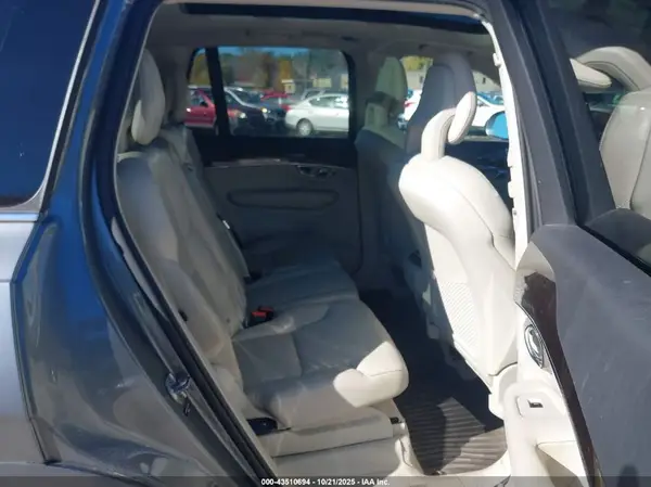 YV4A22PK8G1034660 2016 VOLVO XC90 - Image 8