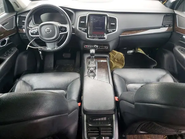 YV4A22PK8H1106359 2017 VOLVO XC90 - Image 8