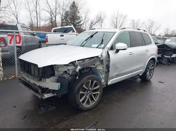 YV4A22PK8H1112467 2017 VOLVO XC90 - Image 2