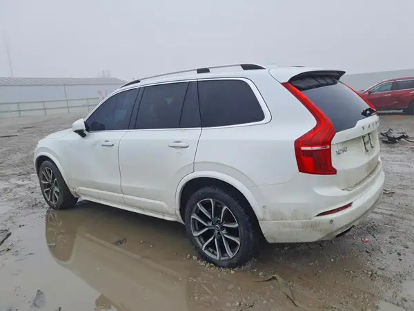 YV4A22PK8H1116597 2017 VOLVO XC90 - Image 2