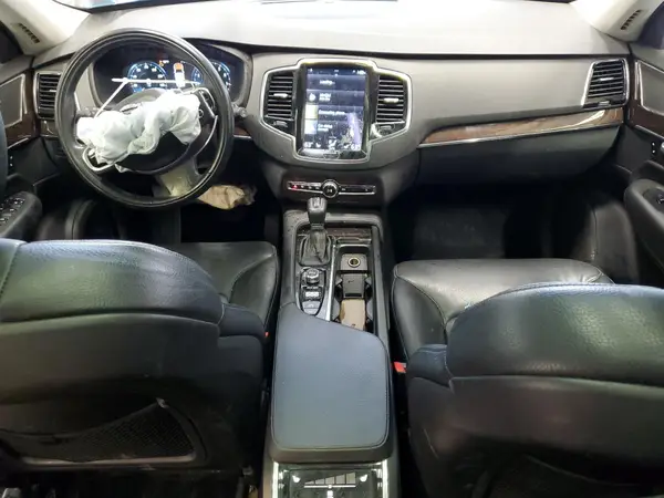 YV4A22PK8H1125395 2017 VOLVO XC90 - Image 8