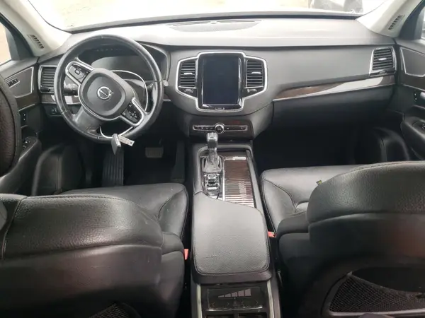 YV4A22PK8H1132847 2017 VOLVO XC90 - Image 8