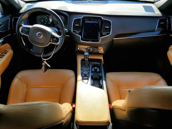 YV4A22PK8H1180199 2017 VOLVO XC90 - Image 8