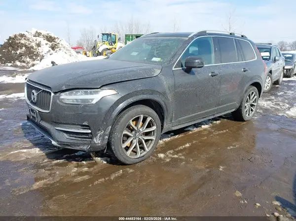 YV4A22PK8H1180672 2017 VOLVO XC90 - Image 2