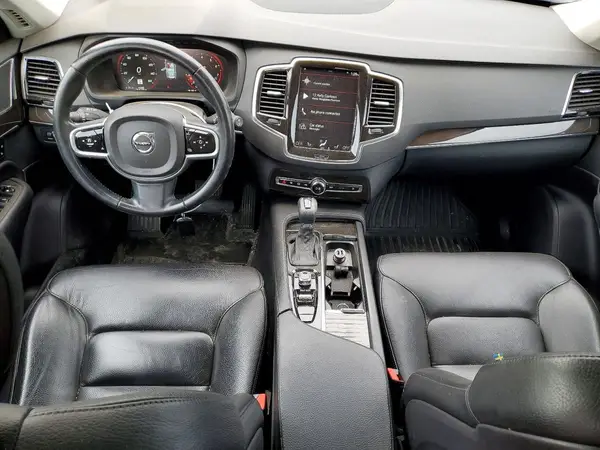 YV4A22PK8H1184012 2017 VOLVO XC90 - Image 8