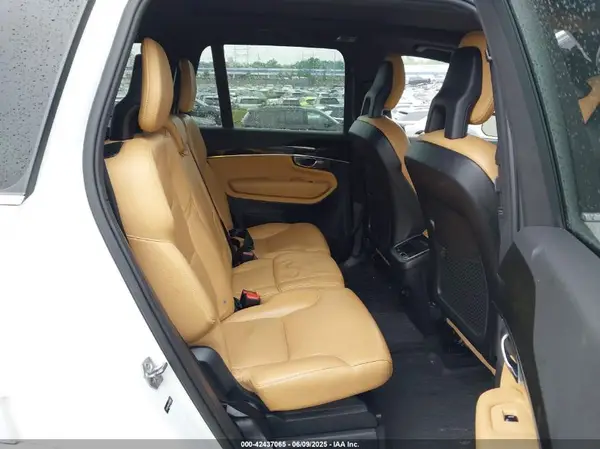 YV4A22PK8J1213045 2018 VOLVO XC90 - Image 8