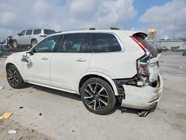 YV4A22PK8J1368694 2018 VOLVO XC90 - Image 2