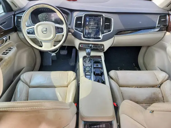 YV4A22PK8J1368694 2018 VOLVO XC90 - Image 8