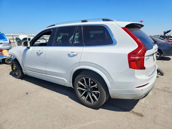 YV4A22PK8J1377315 2018 VOLVO XC90 - Image 2